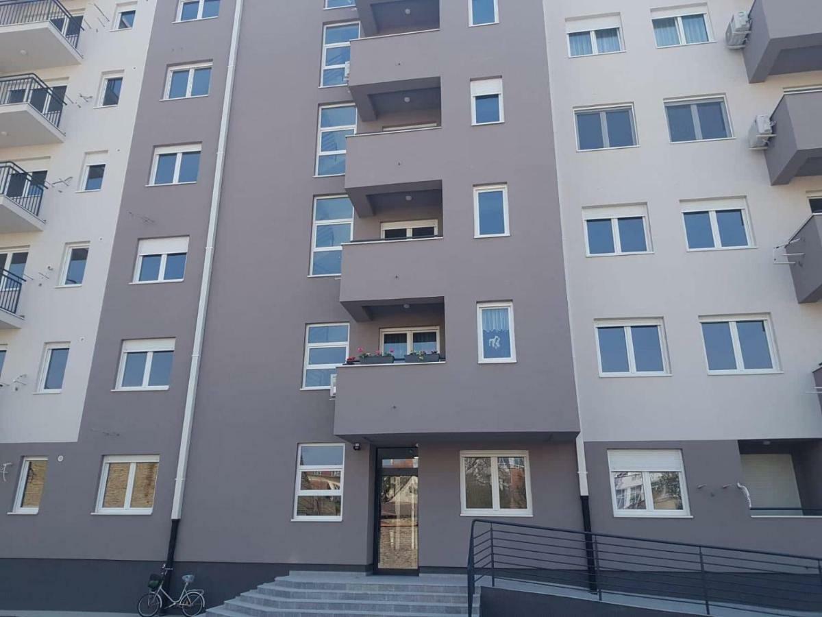 Lux Apartment Sanja 1 Subotica Eksteriør bilde